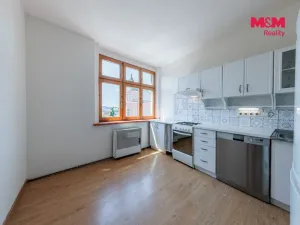 Prodej bytu 1+1, Karlovy Vary - Dvory, Kpt. Jaroše, 40 m2