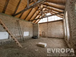 Prodej komerční nemovitosti, Uzeničky - Černívsko, 631 m2