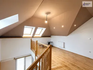 Pronájem atypického bytu, Klučenice, 300 m2