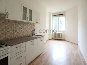 Pronájem bytu 1+1, Praha, Šrobárova, 42 m2