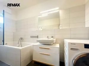 Prodej bytu 2+1, Horoměřice, Velvarská, 55 m2