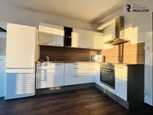 Pronájem bytu 1+kk, Praha - Dolní Měcholupy, Honzíkova, 27 m2