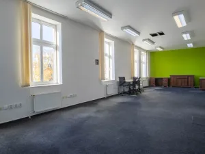 Prodej kanceláře, Chrudim - Chrudim IV, Lupáčova, 612 m2