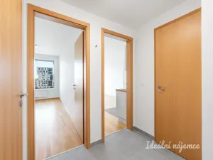 Pronájem bytu 2+kk, Praha - Vysočany, Smržových, 56 m2