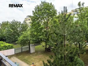 Prodej bytu 2+kk, Praha - Hlubočepy, Kováříkova, 37222 m2