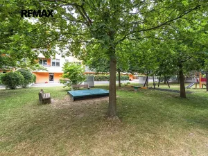 Prodej bytu 2+kk, Praha - Hlubočepy, Kováříkova, 37222 m2