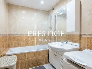 Pronájem bytu 2+1, Praha - Kobylisy, Famfulíkova, 60 m2