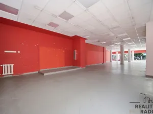 Pronájem obchodního prostoru, Pardubice - Zelené Předměstí, 17. listopadu, 250 m2