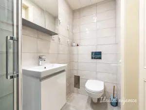 Pronájem bytu 1+kk, Praha - Vršovice, Černomořská, 51 m2