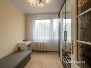 Pronájem bytu 3+1, Praha - Kobylisy, Taussigova, 60 m2