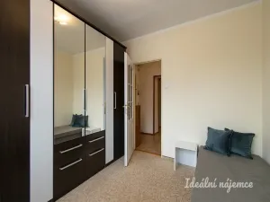 Pronájem bytu 3+1, Praha - Kobylisy, Taussigova, 60 m2