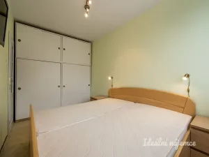 Pronájem bytu 3+1, Praha - Kobylisy, Taussigova, 60 m2