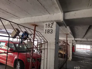 Pronájem garážového stání, Praha, Lovosická, 18 m2