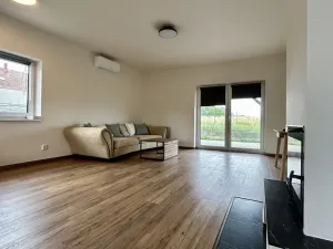 Pronájem rodinného domu, Kozomín, 140 m2
