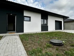 Pronájem rodinného domu, Kozomín, 140 m2