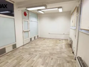 Pronájem obchodního prostoru, Zlín, třída Tomáše Bati, 25 m2