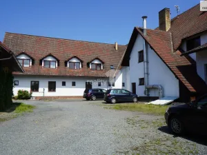 Pronájem skladu, Svojkovice, 328 m2