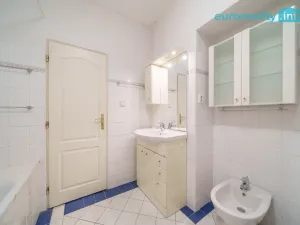 Prodej bytu 2+1, Karlovy Vary, Koptova, 80 m2