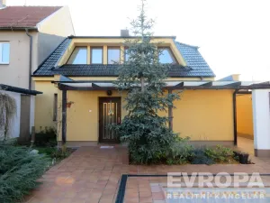 Pronájem vily, Pardubice - Svítkov, Orebská, 220 m2
