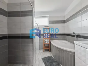 Prodej rodinného domu, Bavoryně, 125 m2