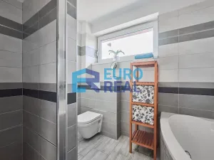 Prodej rodinného domu, Bavoryně, 125 m2
