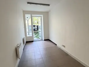 Pronájem obchodního prostoru, Brno - Černá Pole, Krkoškova, 19 m2