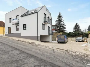 Prodej bytu 3+kk, Praha - Dolní Chabry, Kobyliská, 54 m2
