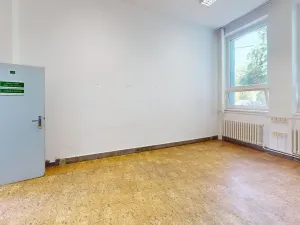 Pronájem kanceláře, Hradec Králové, Akademika Bedrny, 110 m2