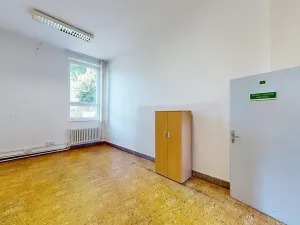 Pronájem kanceláře, Hradec Králové, Akademika Bedrny, 110 m2
