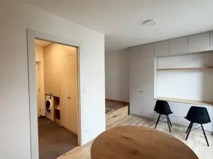Pronájem bytu 1+kk, Praha - Strašnice, Strančická, 33 m2