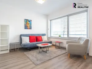 Pronájem bytu 1+kk, Zlín, Lorencova, 42 m2
