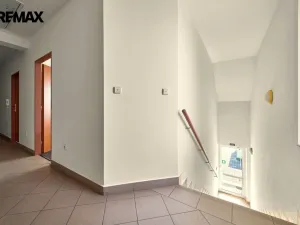 Prodej kanceláře, Hradec Králové - Slezské Předměstí, Vážní, 288 m2