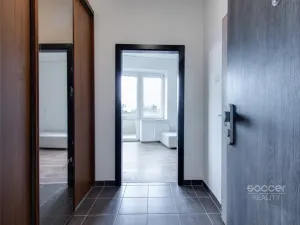 Pronájem bytu 1+kk, Praha - Suchdol, Suchdolské náměstí, 40 m2