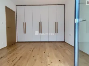Pronájem bytu 2+kk, Praha - Nusle, Mužíkova, 44 m2