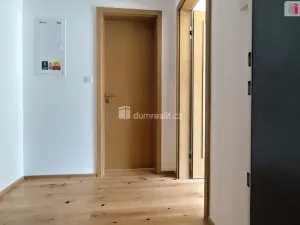 Pronájem bytu 2+kk, Praha - Nusle, Mužíkova, 44 m2
