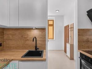 Pronájem bytu 1+kk, Praha, Seifertova, 28 m2