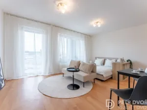 Prodej bytu 1+kk, Praha - Hloubětín, Nademlejnská, 38 m2