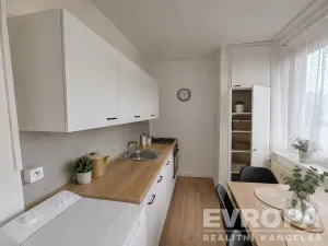 Prodej bytu 3+1, Praha - Strašnice, Černokostelecká, 61 m2