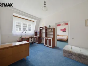 Prodej bytu 3+1, Karlovy Vary, Krymská, 83 m2