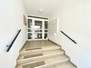 Prodej bytu 1+kk, Praha - Libeň, Nad Okrouhlíkem, 46 m2