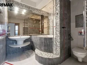 Prodej bytu 2+kk, Karlovy Vary, Horova, 86 m2