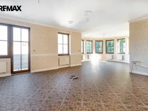 Prodej bytu 6+kk a větší, Karlovy Vary, Svahová, 537 m2