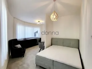 Pronájem bytu 1+kk, Praha, Kobylákova, 30 m2