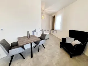 Pronájem bytu 1+kk, Praha, Kobylákova, 30 m2