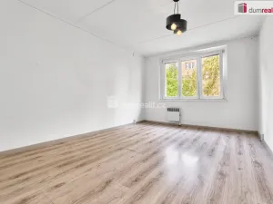Prodej bytu 2+1, Karlovy Vary - Dvory, Chebská, 62 m2