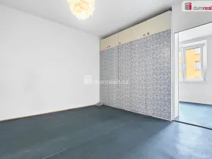 Prodej bytu 2+1, Karlovy Vary - Dvory, Chebská, 62 m2