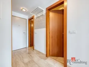 Pronájem bytu 2+kk, Praha - Vysočany, Paříkova, 60 m2