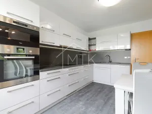 Prodej rodinného domu, Pržno, 218 m2