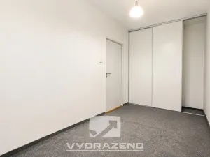 Prodej bytu 3+1, Hradec Králové, Smetanovo nábřeží, 55 m2