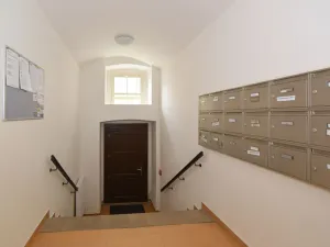 Pronájem bytu 1+kk, Praha - Žižkov, Štítného, 34 m2